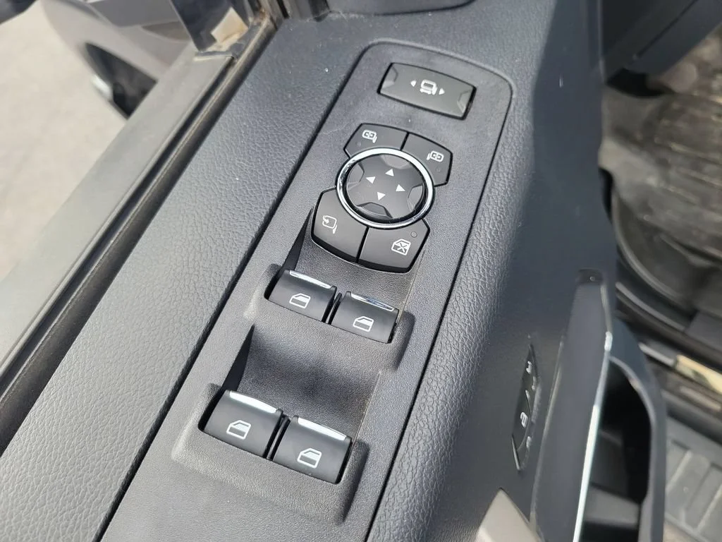 Used 2022 Black Ford LARIAT image 22