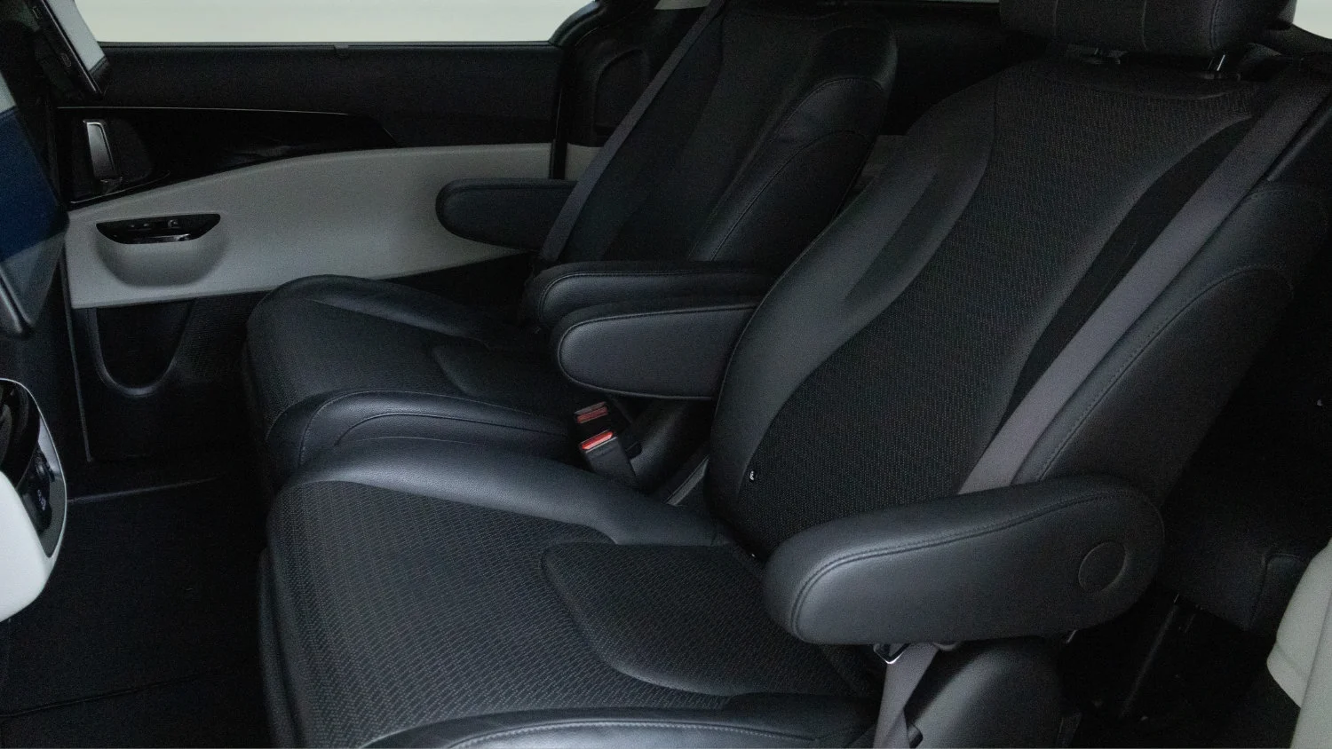 Used 2024 Silver Kia SX Prestige image 26