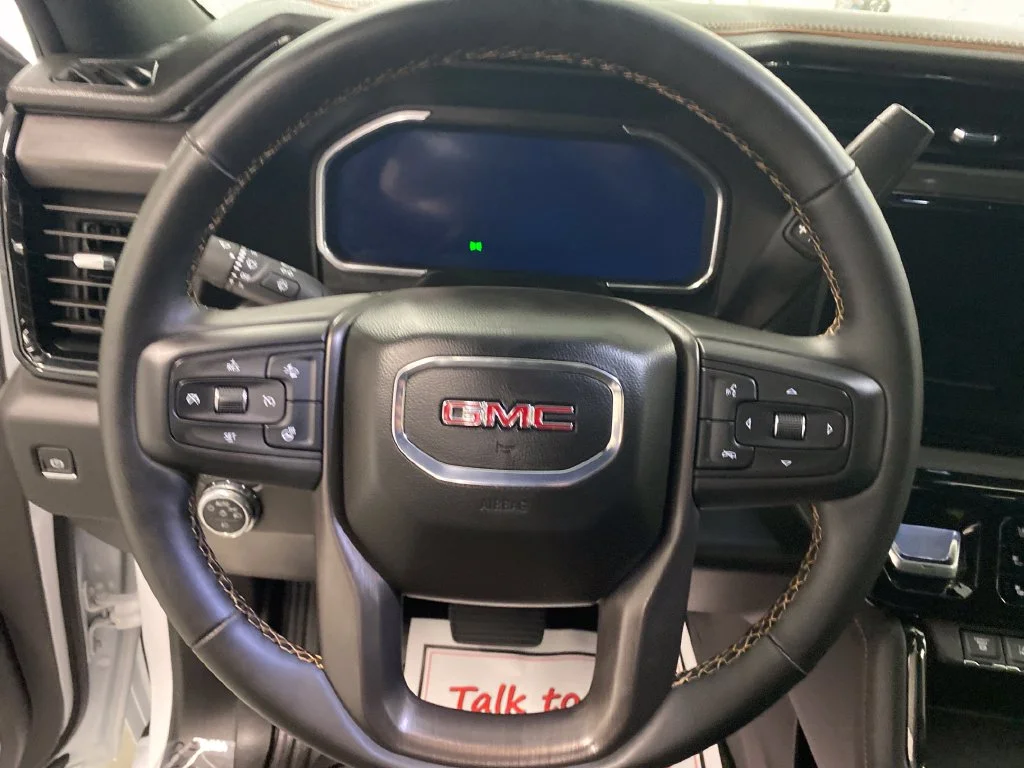 Used 2026 White GMC AT4 image 17