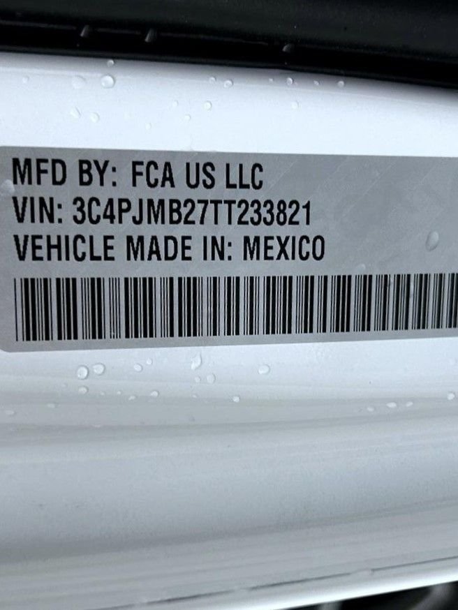 New 2026 Bright White Clear-Coat Exterior Paint Jeep Limited image 26