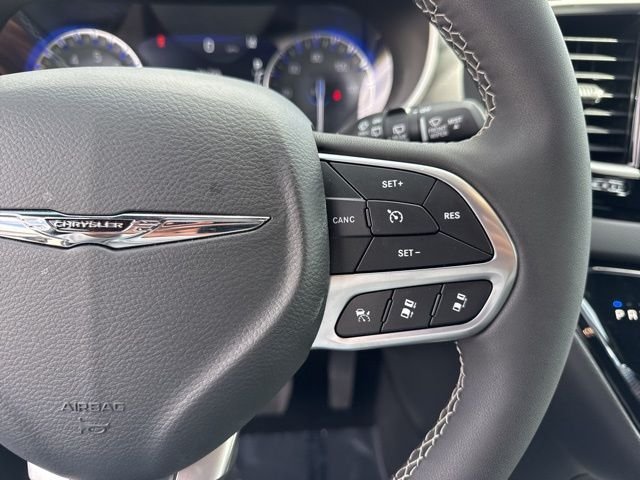 2026 Chrysler Pacifica Select - Photo 28