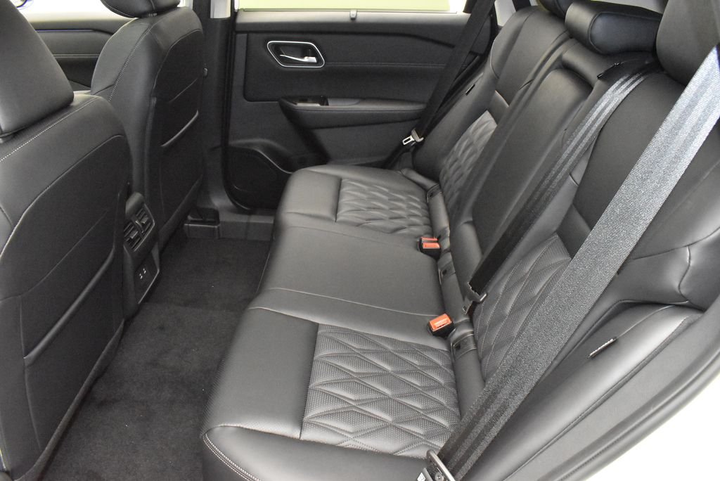 New 2026 Everest White Pearl TriCoat Nissan Platinum image 36