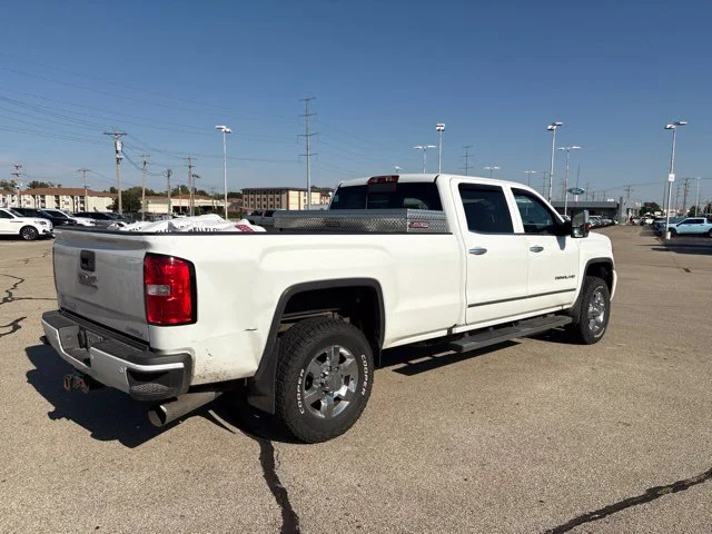 Certified Used 2019 Summit White GMC Denali image 4