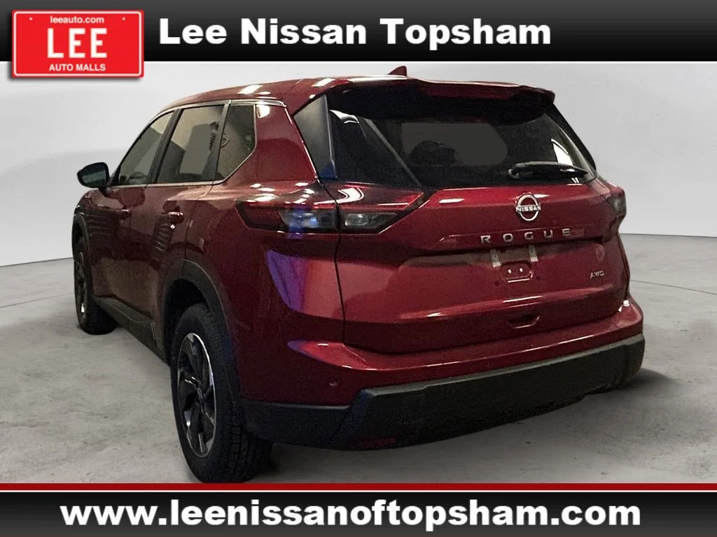 Used 2025 Scarlet Ember Tintcoat Nissan SV image 3