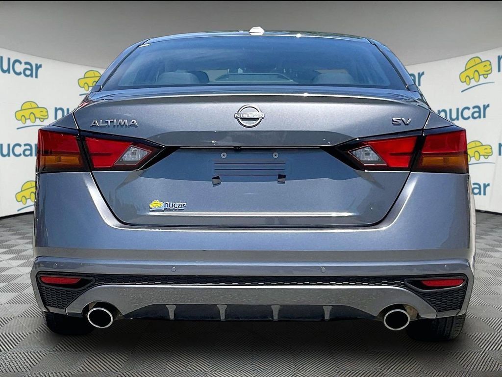 Used 2024 Gray Nissan 2.5 SV image 5