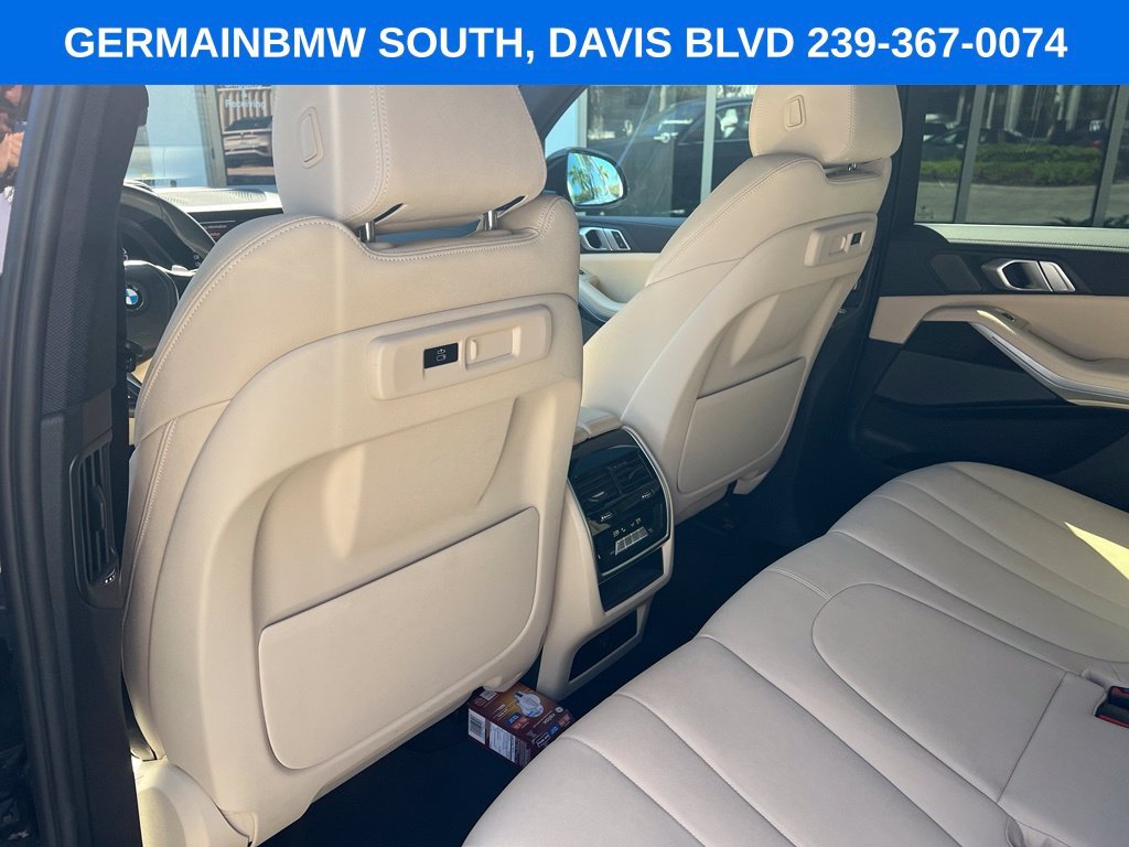 Used 2021 Black Sapphire Metallic BMW sDrive40i image 21