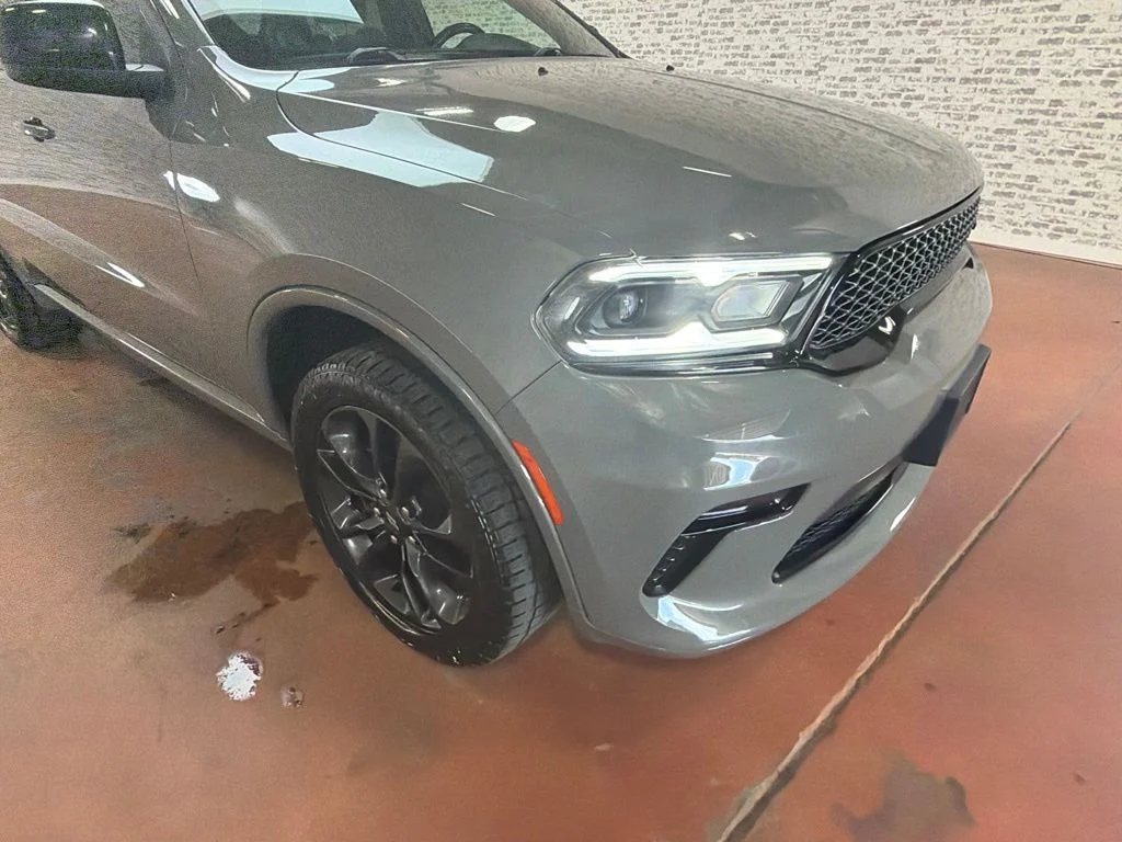 Used 2021 Destroyer Gray Clearcoat Dodge SXT Plus image 9