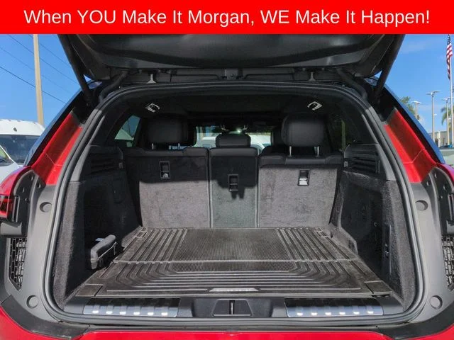 Used 2025  Land Rover Dynamic SE image 15