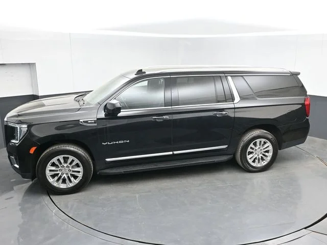 Used 2023 Black GMC SLT image 38