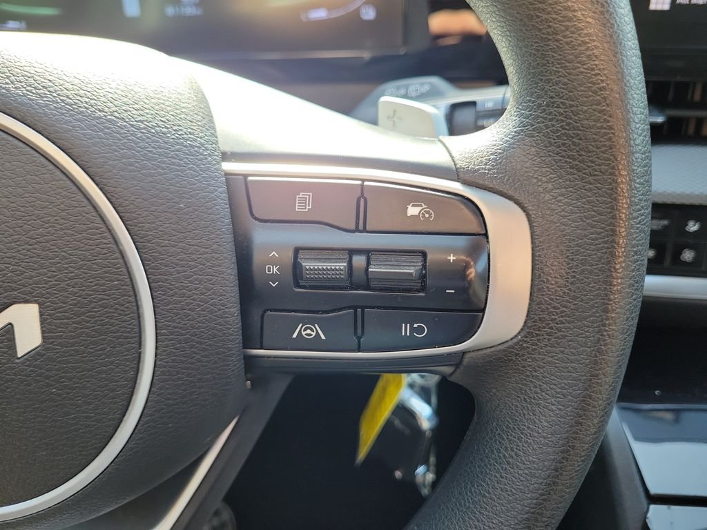 Used 2023 Fusion Black Kia LX image 28