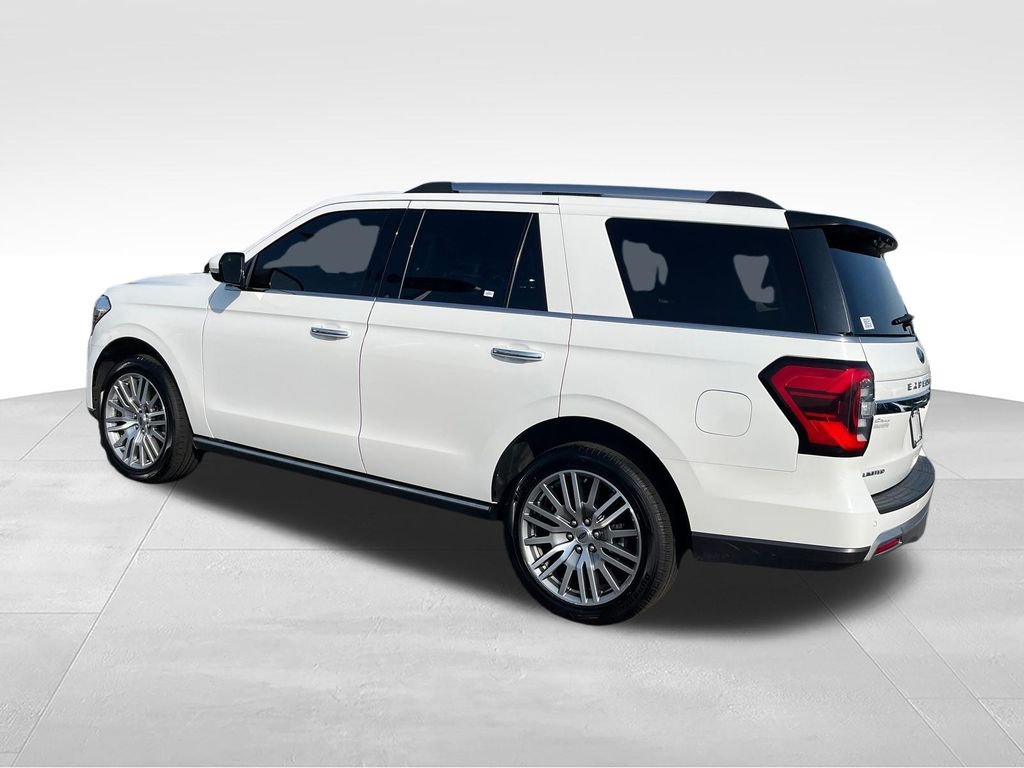 Used 2022 White Ford Limited image 3