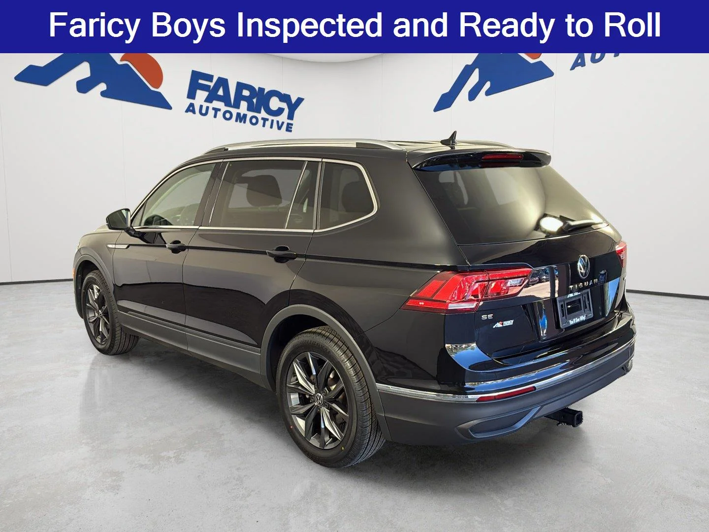Used 2023  Volkswagen SE image 7