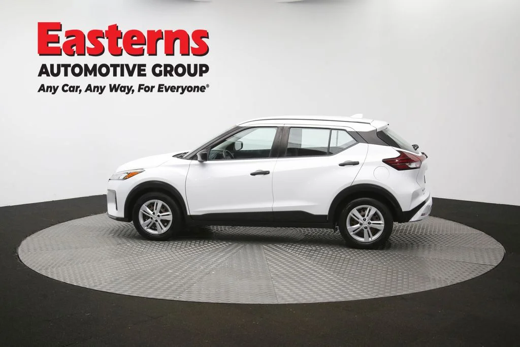 Used 2022 White Nissan S image 59