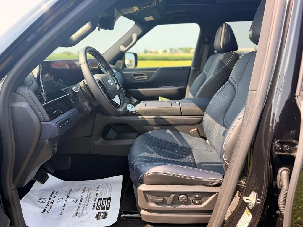 Used 2026 Mineral INFINITI SPORT image 9