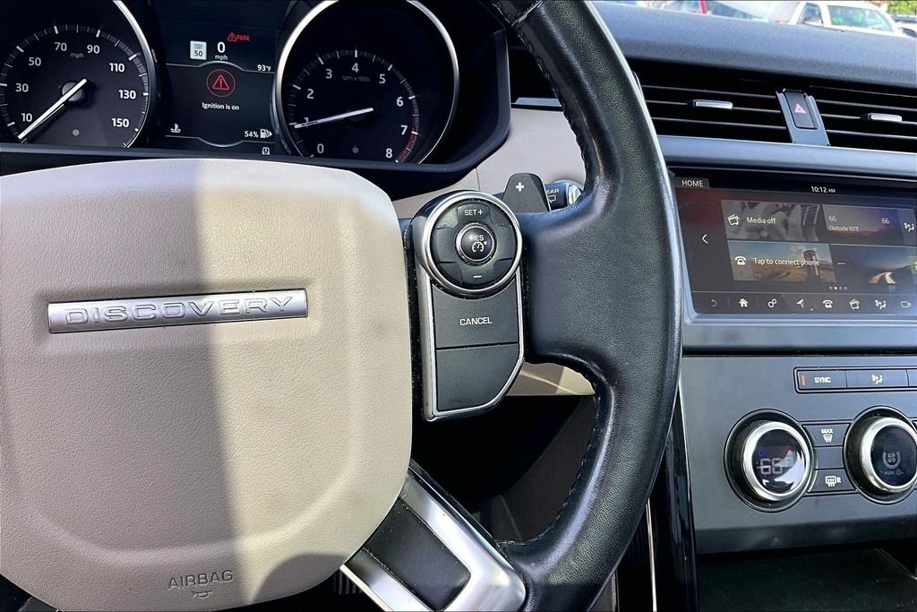 Used 2018 White Land Rover SE image 21