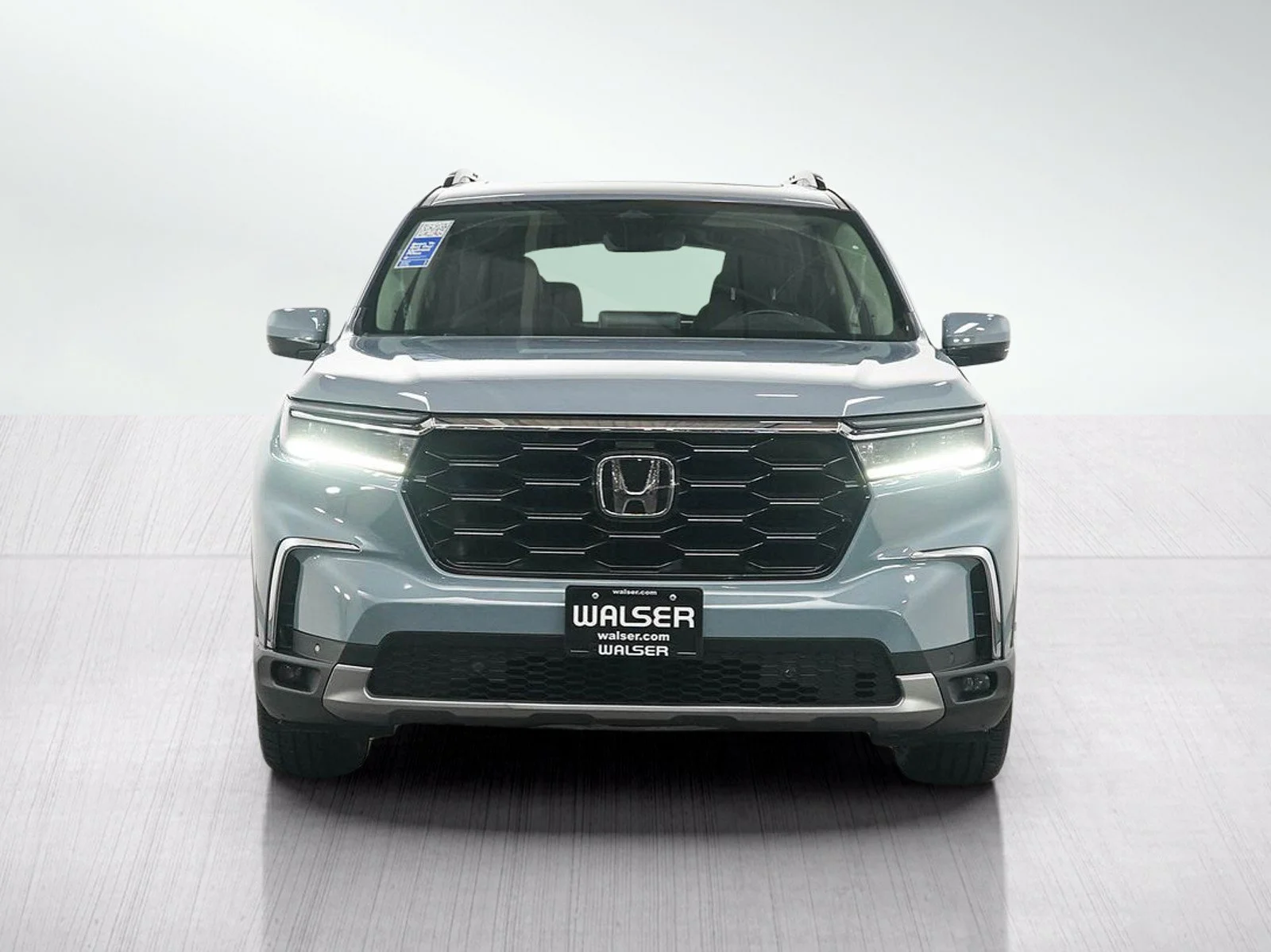Used 2023 Gray Honda Touring AWD image 9