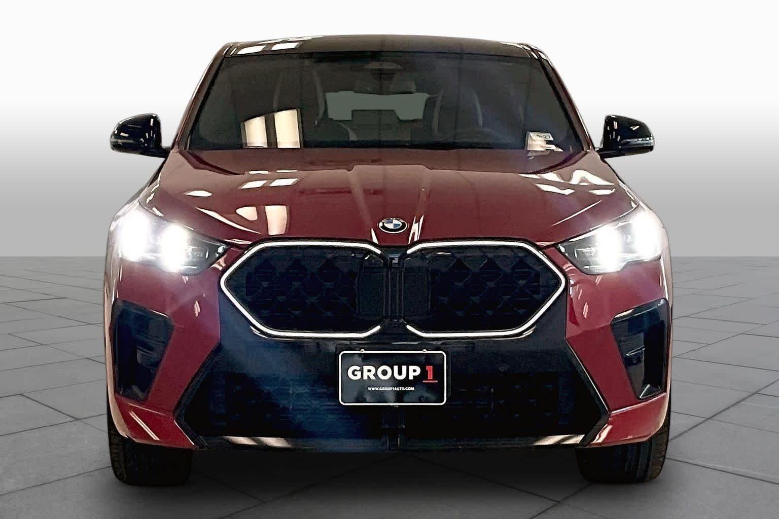 Used 2025 Vegas Red Metallic BMW xDrive28i image 3