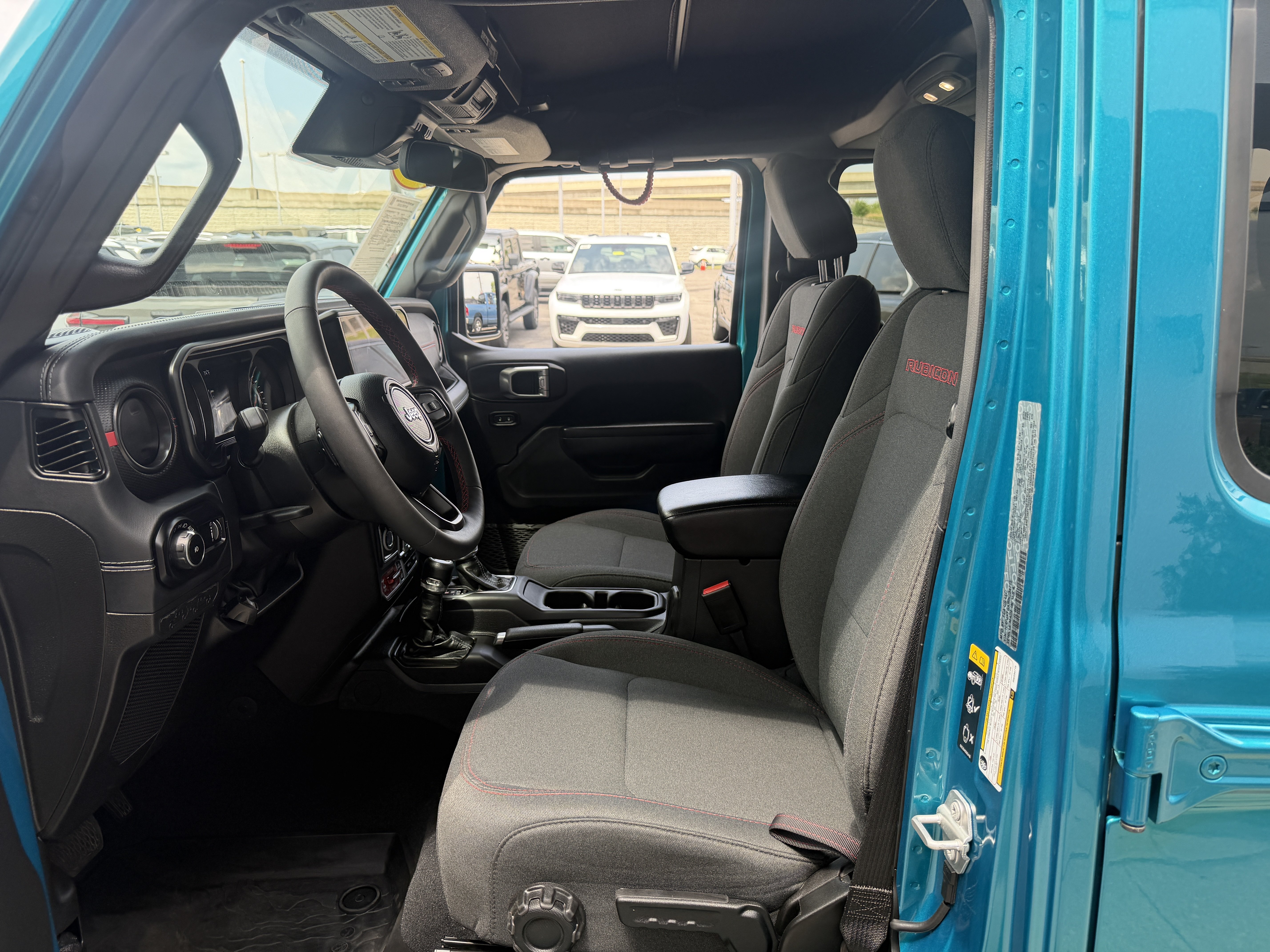 Used 2024 Bikini Pearl Coat Jeep Rubicon image 36