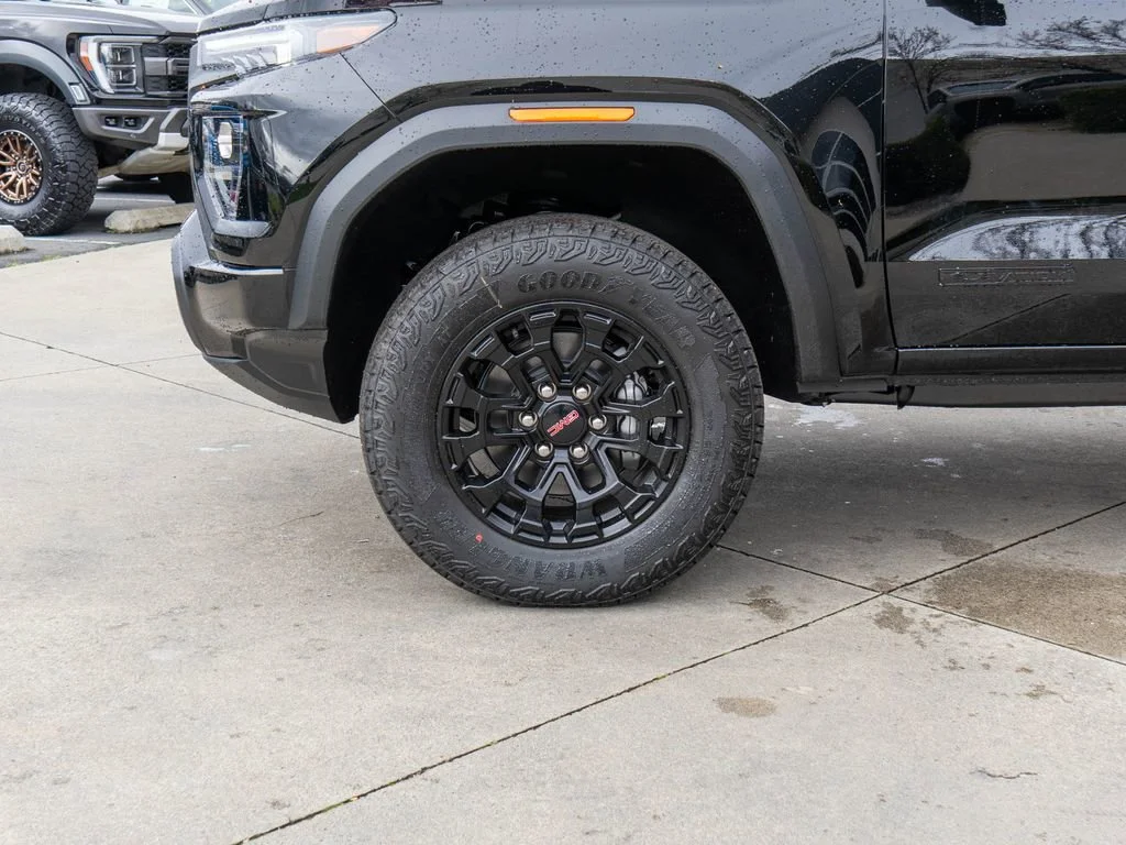 New 2026 Onyx Black GMC Elevation image 25