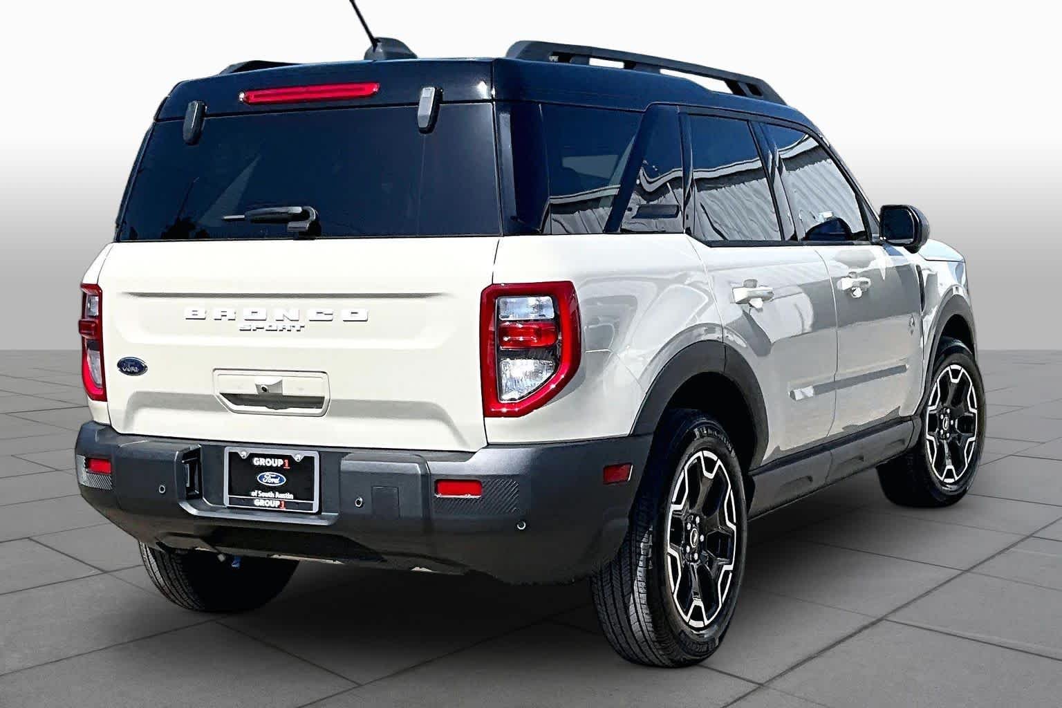 Used 2025 Desert Sand Ford Outer Banks image 13