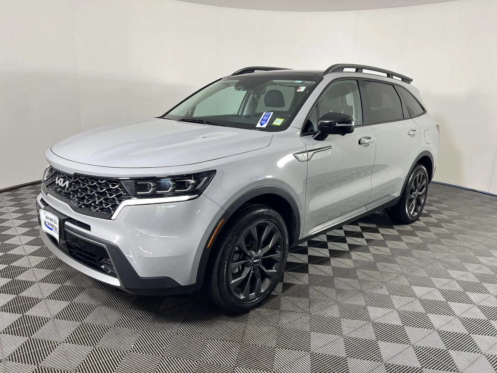Used 2023 Wolf Gray Kia X-Line SX Prestige image 32