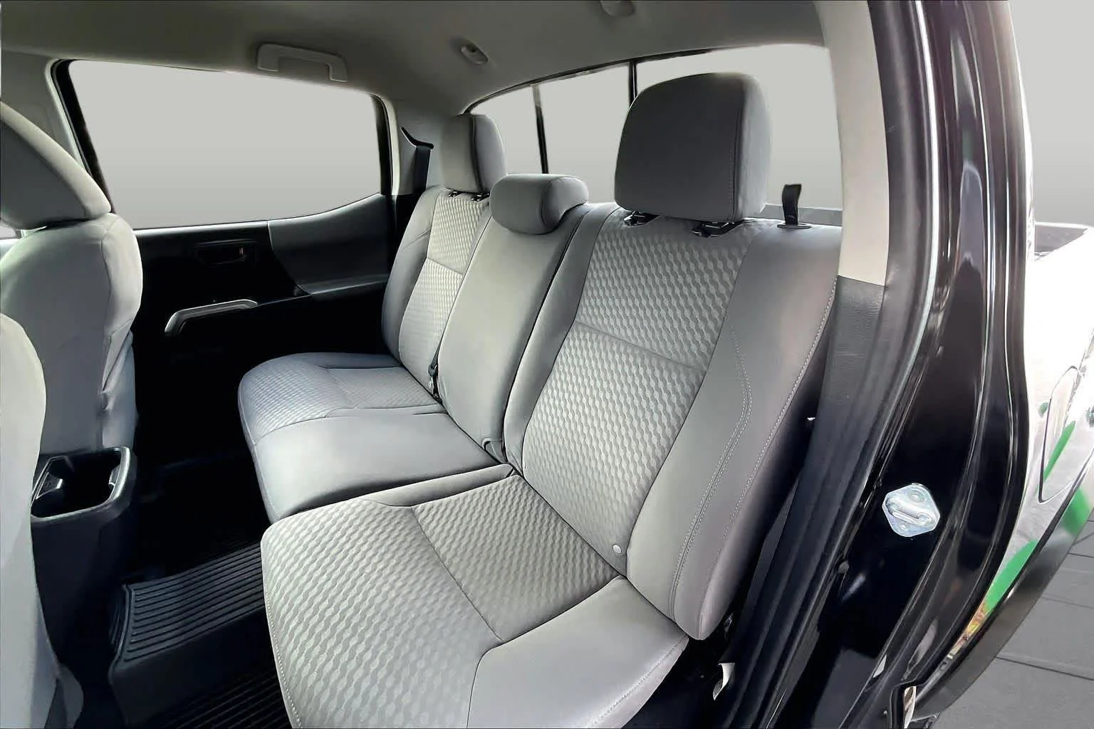 Used 2022 Midnight Black Metallic Toyota SR5 image 21