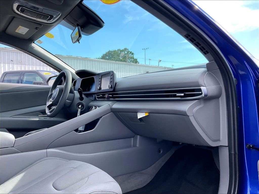 Used 2025 Blue Hyundai SE image 14