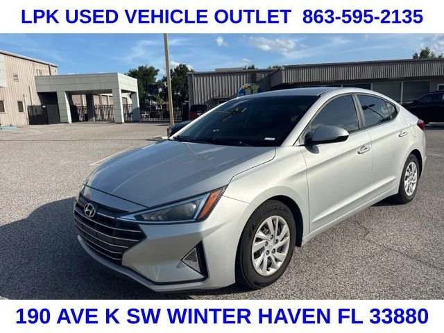 Used 2019 Silver Hyundai SE image 7