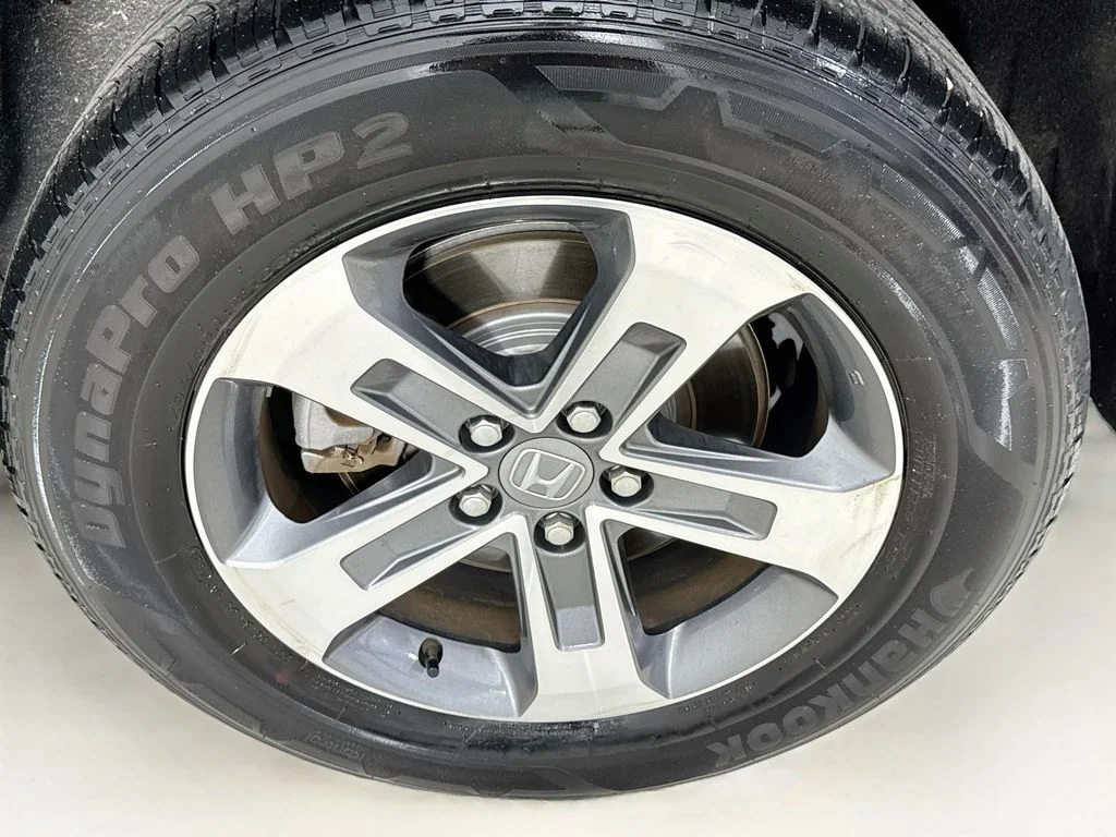 Certified Used 2025 Modern Steel Metallic Honda EX-L image 42