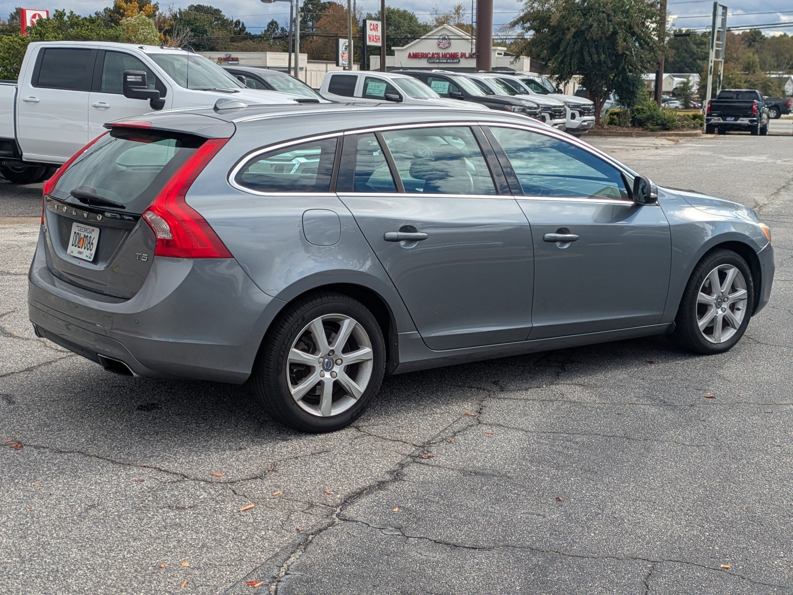 2016 Volvo V60 T5 Drive-E Premier photo 3
