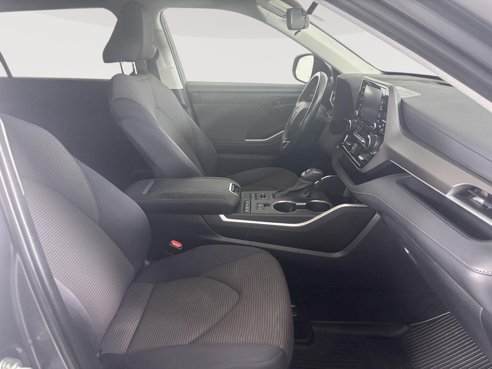 Used 2020 Magnetic Gray Metallic Toyota LE image 26
