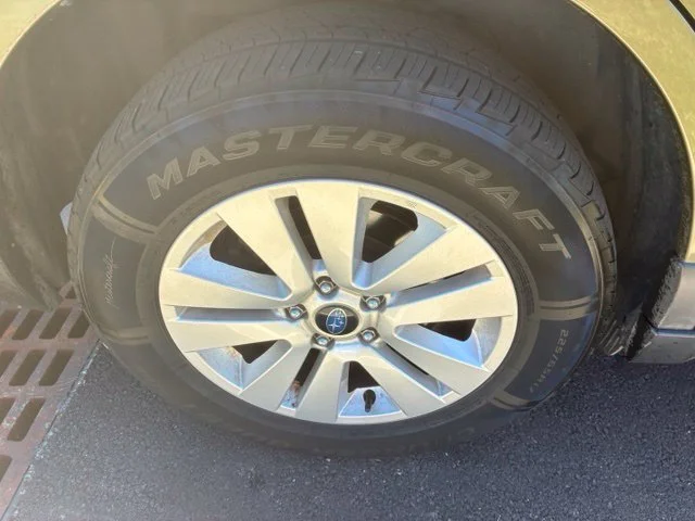 Used 2018 Green Subaru 2.5i image 9