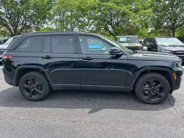 Certified Used 2023 Black Jeep Altitude X image 7