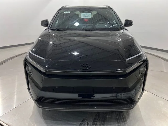 2026 Toyota bZ XLE - Photo 8