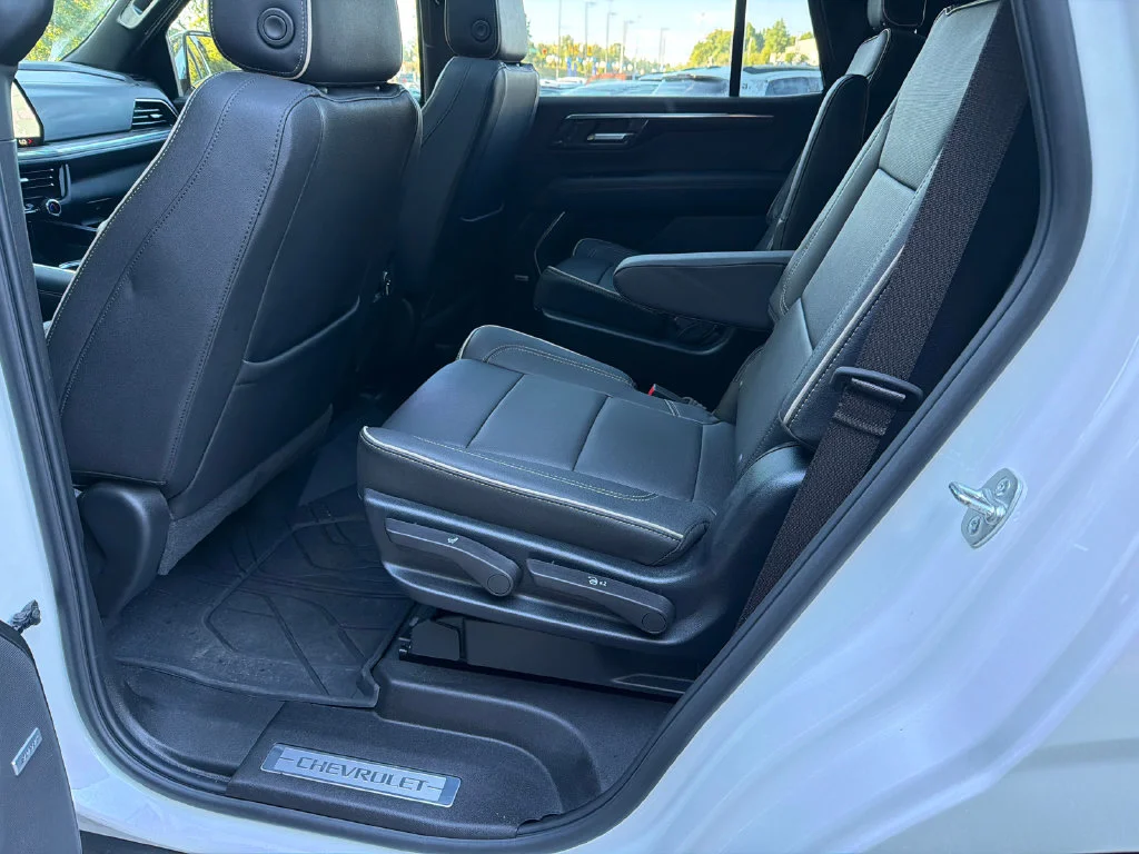 Used 2025 Beige Chevrolet Premier image 21