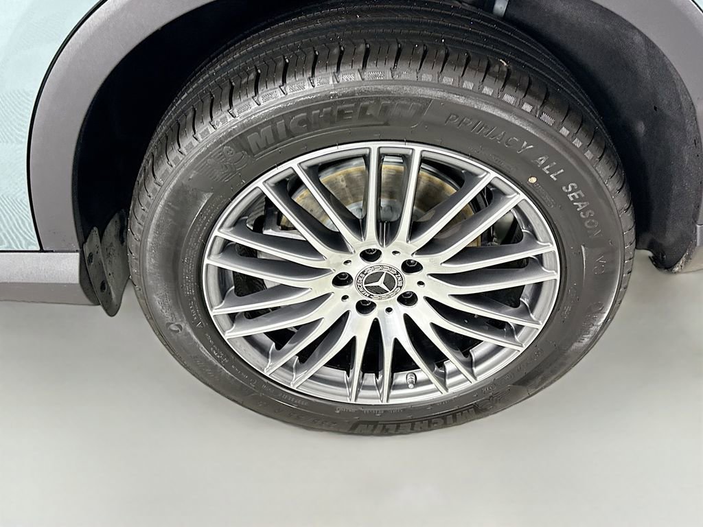 New 2026 Verde Silver Metallic Mercedes-Benz GLC 300 image 63