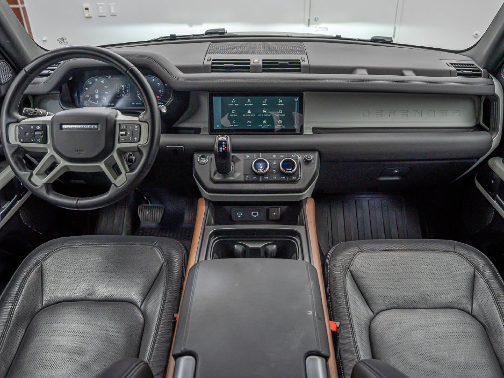 Used 2024 Gondwana Stone Metallic Land Rover X-Dynamic SE image 34