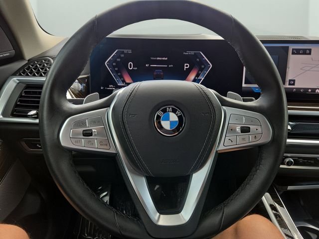 Used 2026 Black Sapphire Metallic BMW xDrive40i image 27