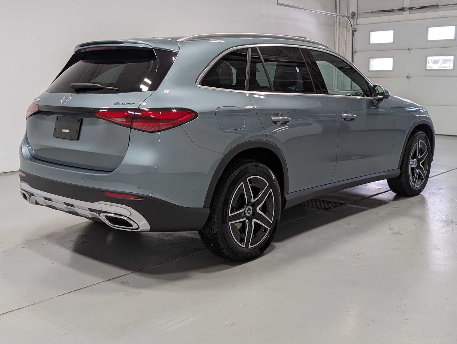 Used 2026 Verde Silver Metallic Mercedes-Benz GLC 300 image 8