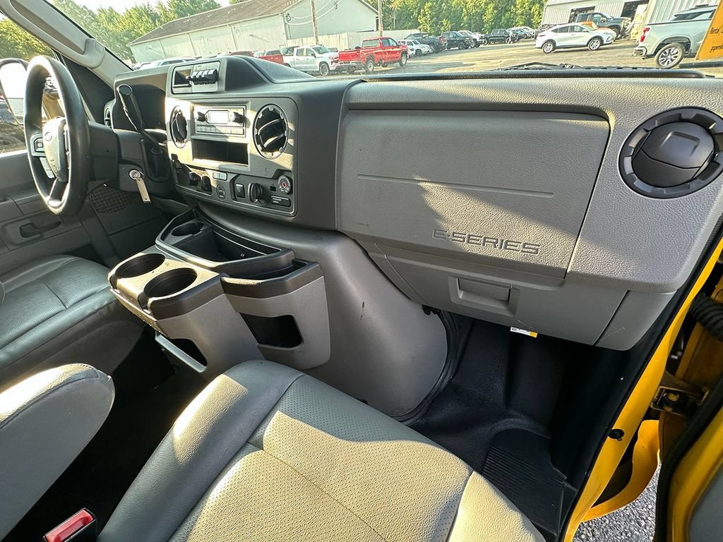 Used 2022 Yellow Ford CUTWY image 18
