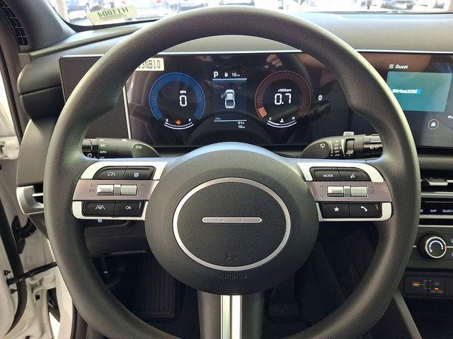 New 2027 White Hyundai SE FWD image 21