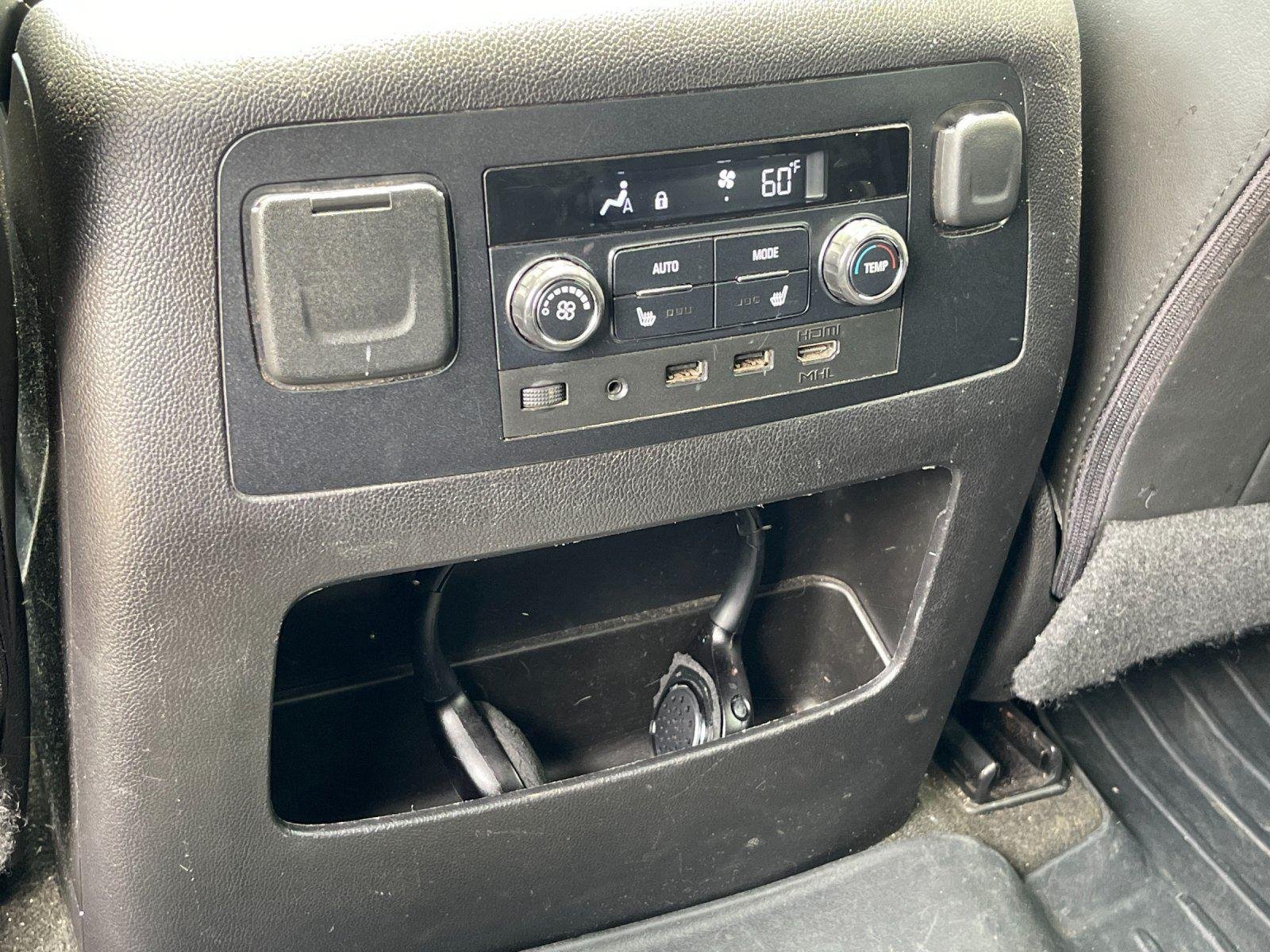 Used 2017 White Frost Tricoat GMC Denali image 34
