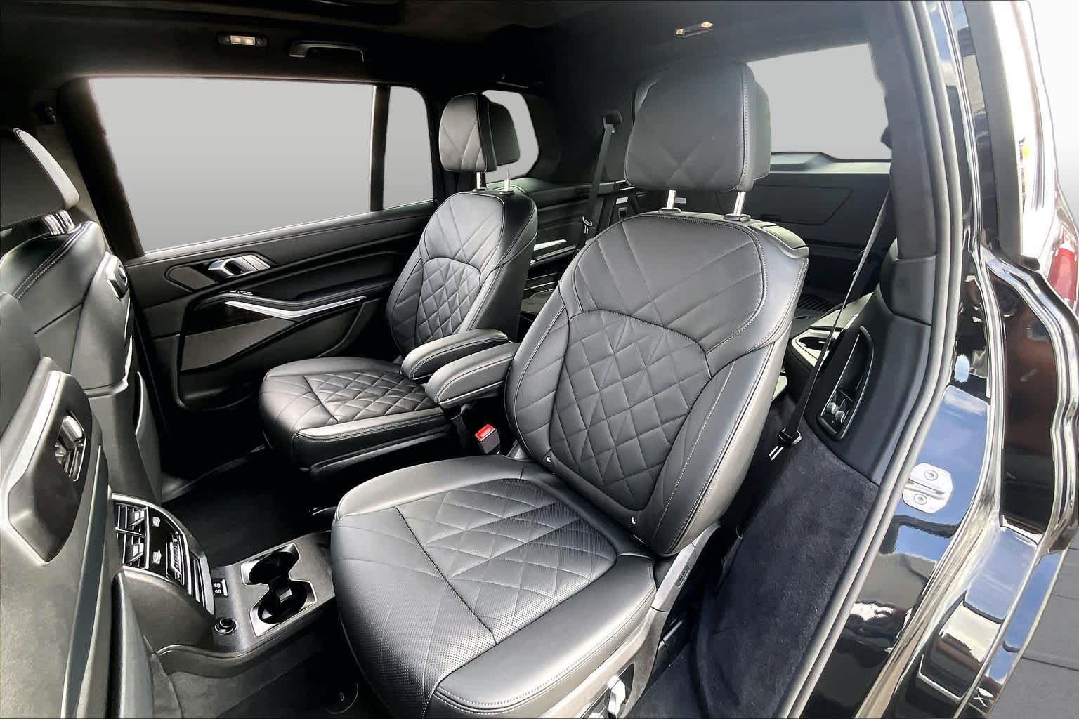Used 2025 Black Sapphire Metallic BMW xDrive40i image 21