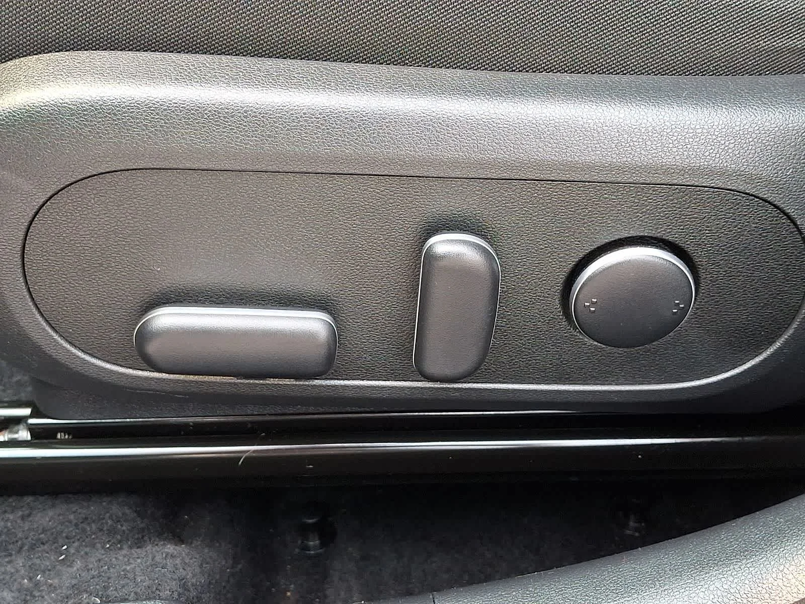 Used 2025 Denim Blue Hyundai SEL image 16