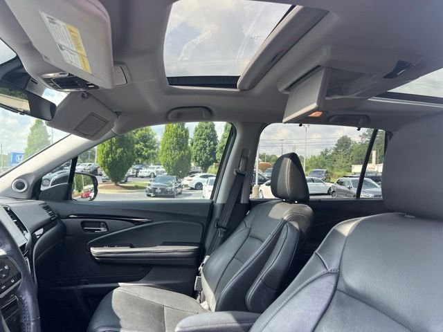 Certified Used 2019 Lunar Silver Metallic Honda Elite image 15