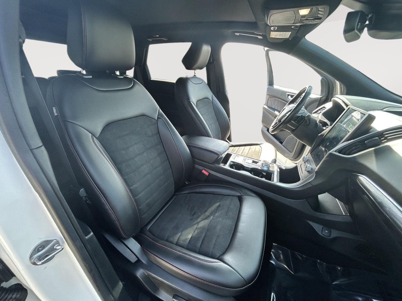 Used 2021 Star White Metallic Tri-Coat Ford ST-Line image 20