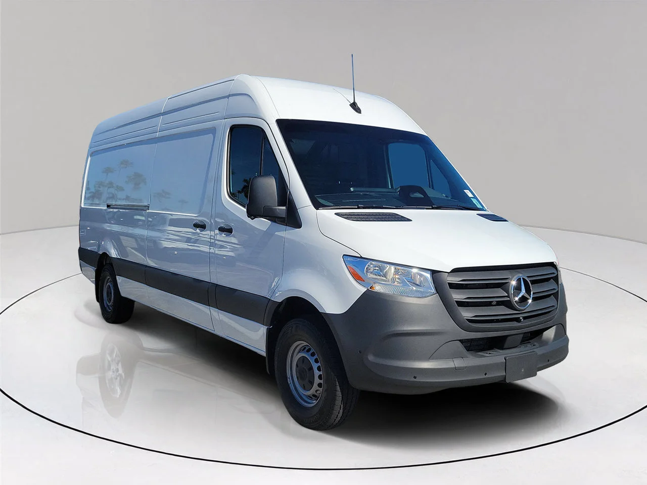 Used 2026 White Mercedes-Benz Cargo 170 WB image 3