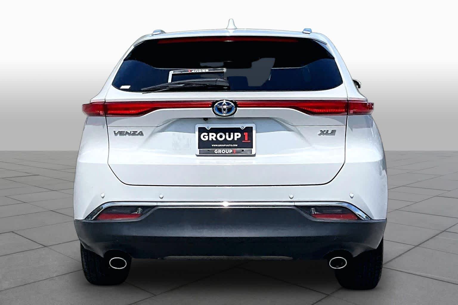 Used 2023 Wind Chill Pearl Toyota XLE image 5