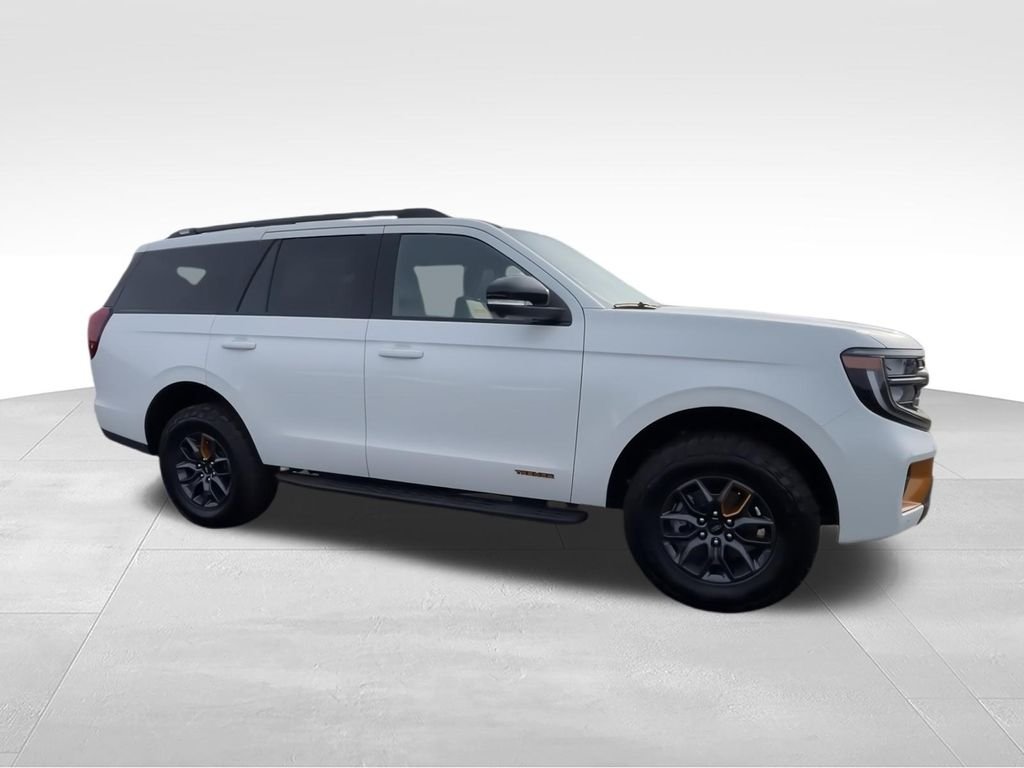 New 2026 Star White Metallic Tri-Coat Ford Tremor® image 2