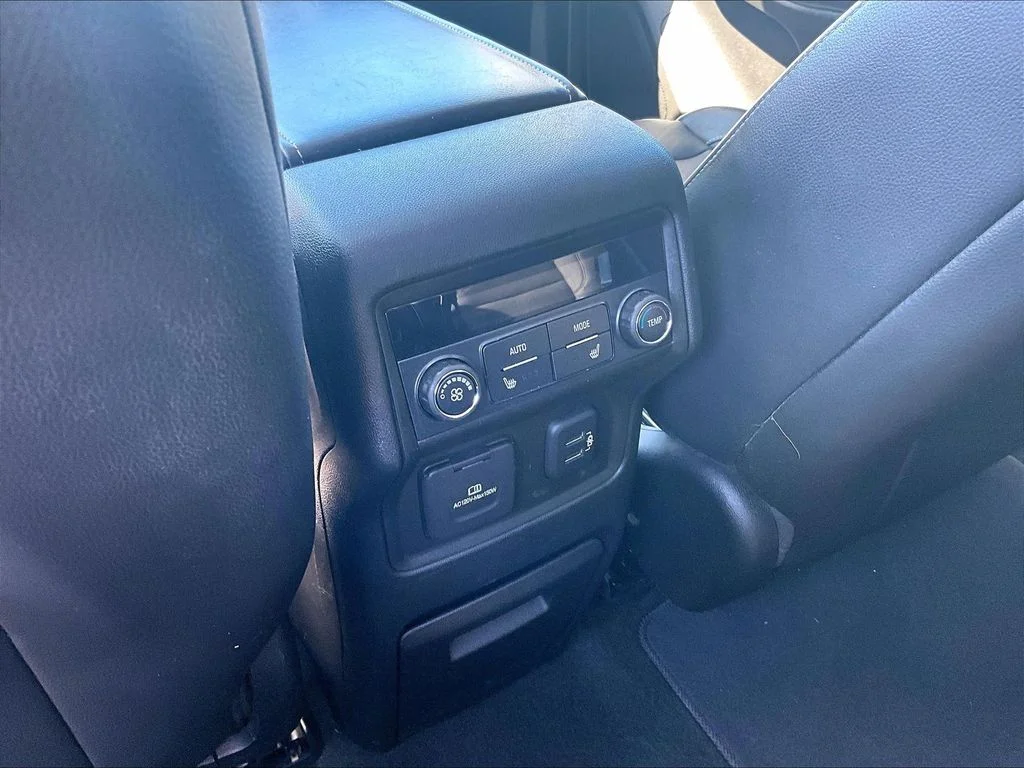 Used 2019 White GMC Denali image 34